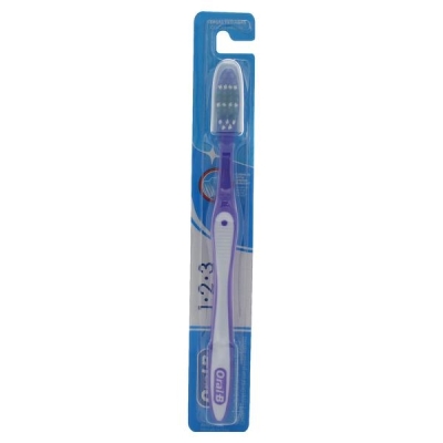 Escova Dental Oral-B 123 
